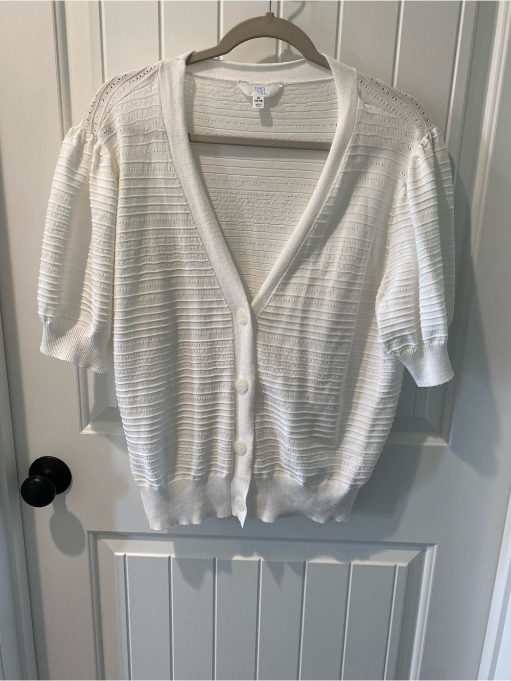 Time and Tru White V-Neck Short Sleeve Button Cardigan